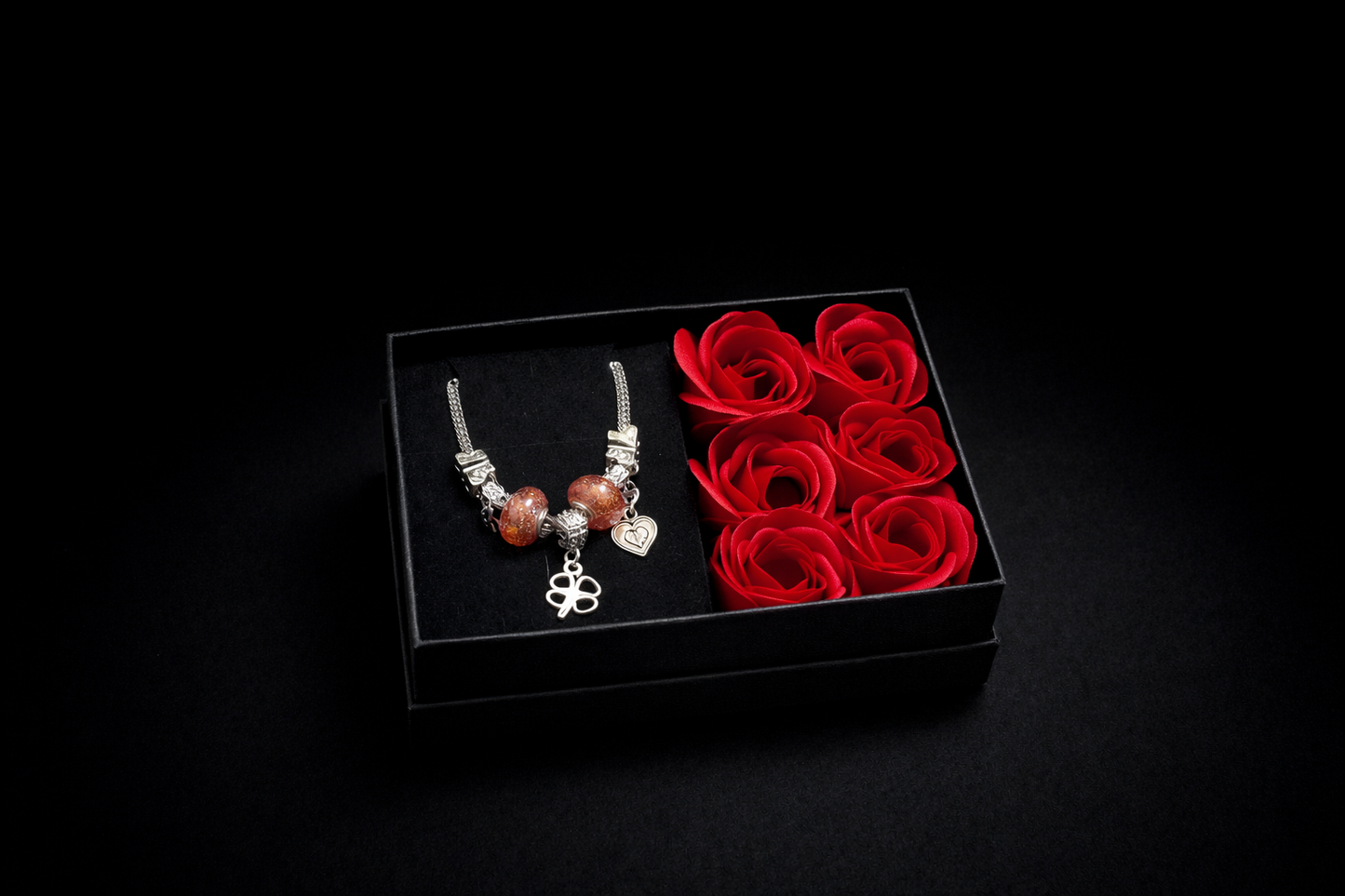 ❤️	Cadou Romantic cu Argint 925 și Trandafiri Parfumați❤️